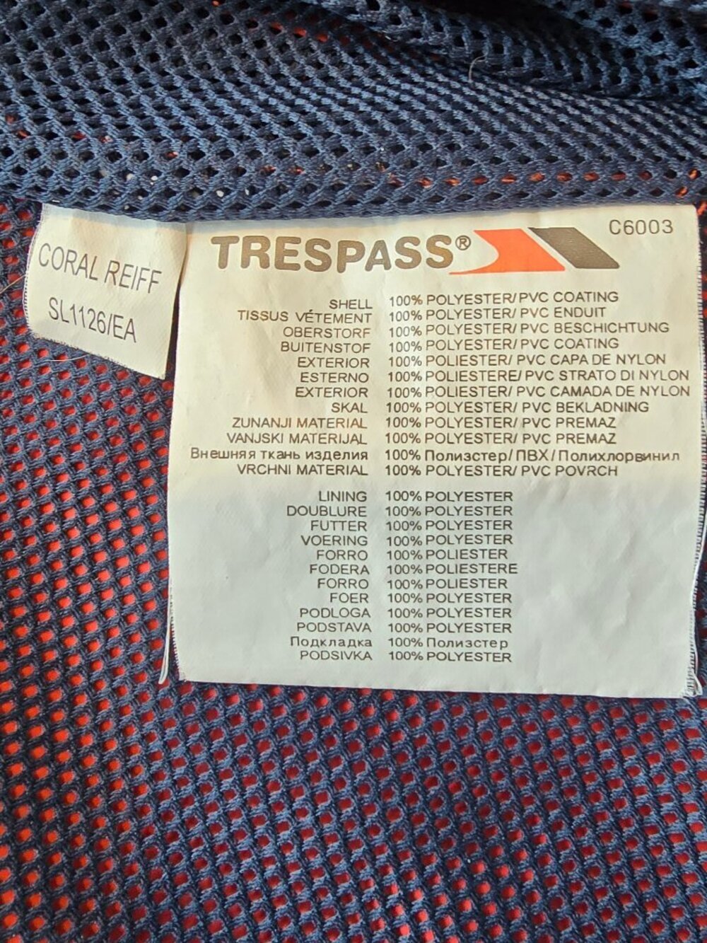 Trespass performance and protection ski/snowboard rain jacket. Outstanding! - Picture 7 of 10